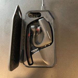 Used Plantronics 206110-101 Voyager 5200 UC Black Mono Bluetooth Headset System.